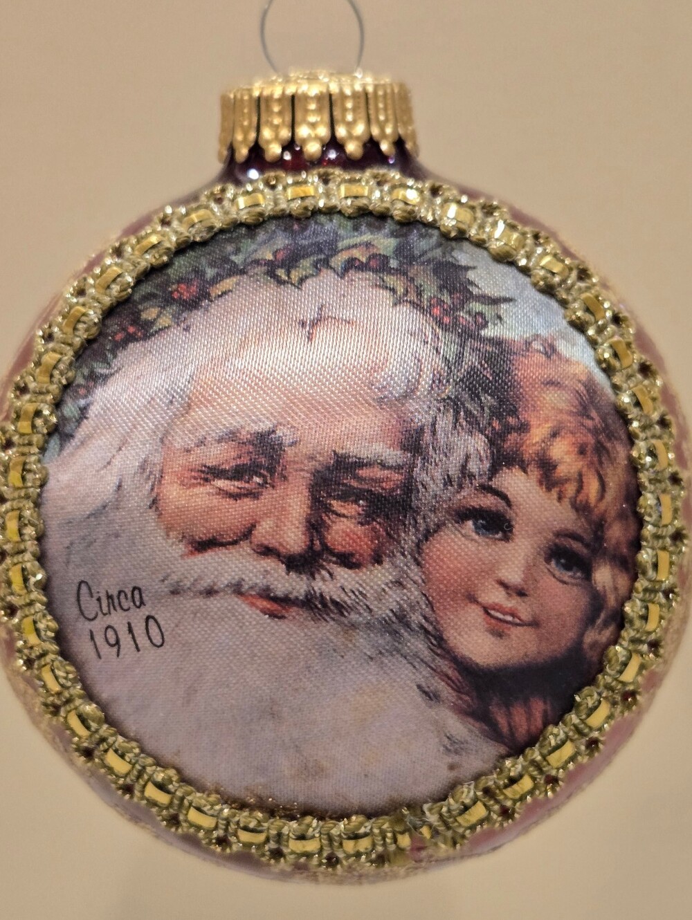 Vintage Chrismas By Krebs Santas On Silk Santa & Child Ornament In Red & Gold